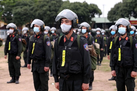Gần 300 cán bộ, chiến sỹ cảnh sát cơ động hỗ trợ Bắc Giang chống dịch