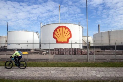 Tòa án Hà Lan yêu cầu Royal Dutch Shell giảm 45% lượng khí thải carbon