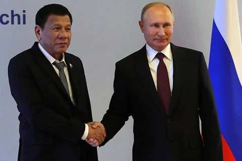 Tổng thống Nga Vladimir Putin và người đồng cấp Philippines Rodrigo Duterte. (Nguồn: sputnik)