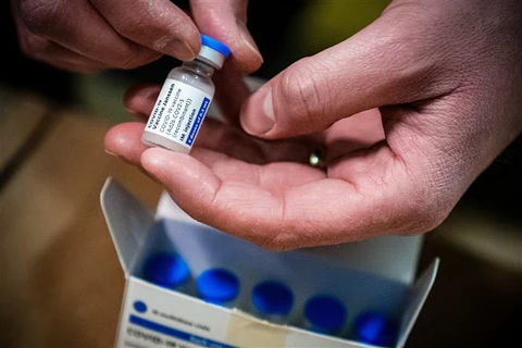 Vaccine ngừa COVID-19 của hãng Johnson & Johnson. (Ảnh: AFP/TTXVN)