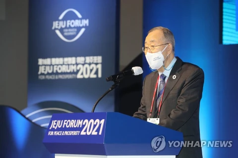 Cựu Tổng Thư ký Liên hợp quốc Ban Ki-moon phát biểu tại diễn đàn. (Nguồn: Yonhap)