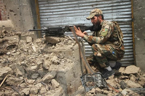 Mỹ tiến hành không kích hỗ trợ các lực lượng chính phủ Afghanistan