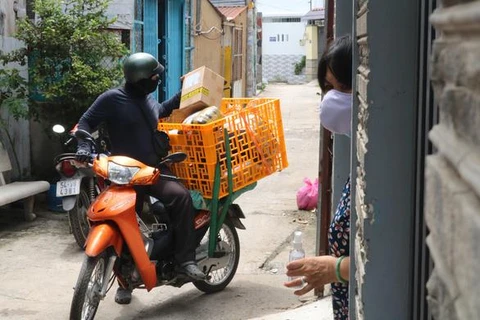 [Video] Hà Nội lập danh sách gần 700 shipper vận chuyển hàng