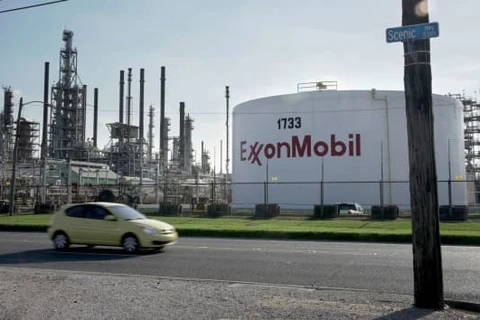 Exxon đẩy mạnh chương trình bán tài sản để giảm số nợ kỷ lục