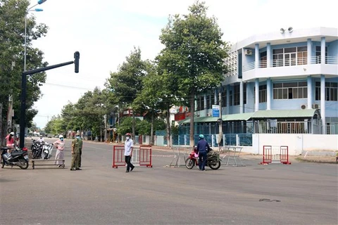 Bình Thuận, Hòa Bình nỗ lực khoanh vùng, khẩn trương dập dịch COVID-19