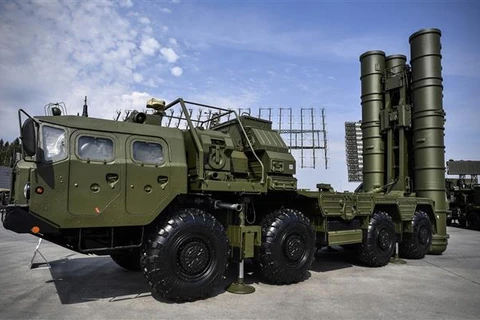 Tống thống Belarus muốn mua hệ thống tên lửa tối tân S-400 của Nga