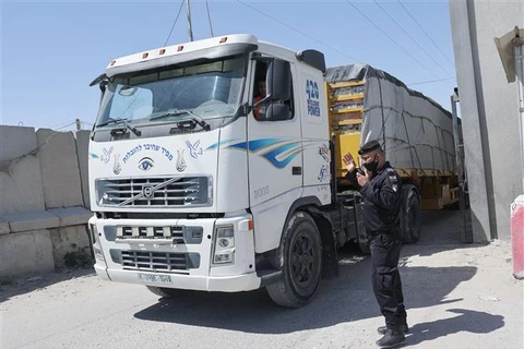 Chính phủ Israel cho phép xe tải chở hàng tiến vào Dải Gaza