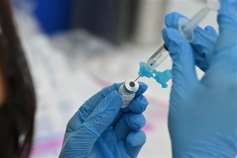 Nhà khoa học Mỹ phát triển phiên bản cải tiến của vaccine COVID-19