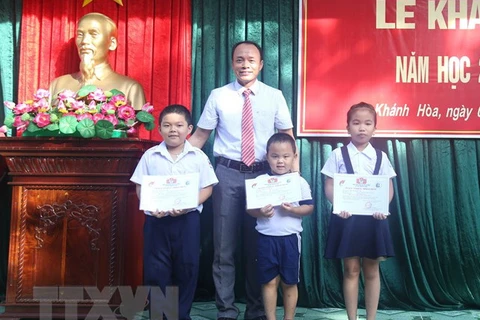 Học sinh huyện đảo Trường Sa náo nức dự lễ khai giảng năm học mới
