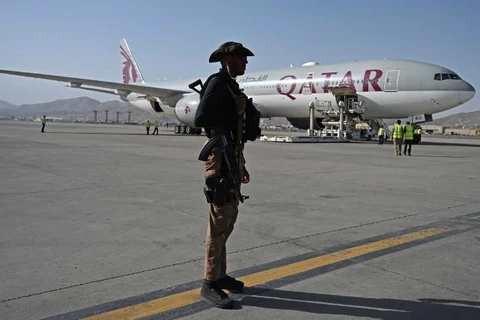 Chuyến bay đầu tiên chở người nước ngoài rời Afghansitan kể từ 30/8