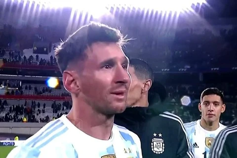 Messi gây sốt trên Twitter sau khi phá kỷ lục của “Vua bóng đá” Pele