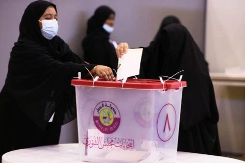 Cử tri Qatar lần đầu tiên tham gia bỏ phiếu bầu cử quốc hội
