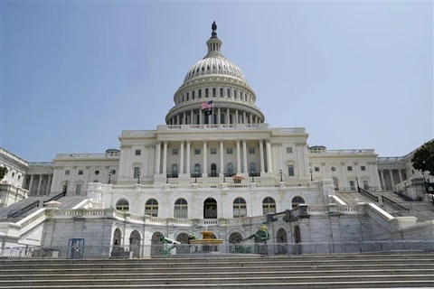 Thượng viện Mỹ thông qua dự luật tạm thời nâng trần nợ công