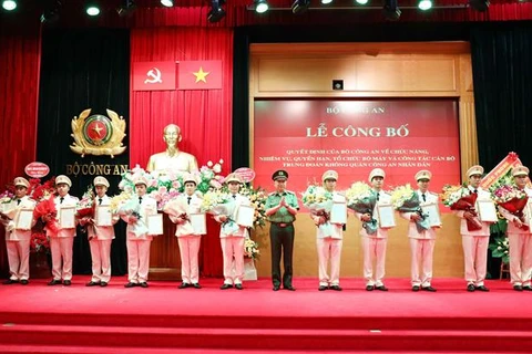 Ra mắt Trung đoàn Không quân Công an nhân dân tại Hà Nội