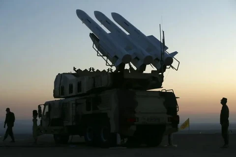 Iran thử nghiệm thành công hệ thống tên lửa phòng không tích hợp mới
