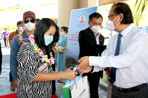 Những du khách đầu tiên đến Bình Thuận trong giai đoạn bình thường mới
