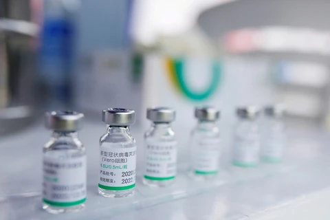 Trung Quốc công bố vaccine ngừa COVID-19 dạng hít qua đường miệng