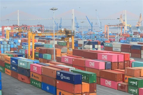 Bộ Công Thương nêu loạt giải pháp giải quyết ùn tắc tại cảng biển