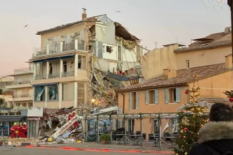 Pháp: Nổ khí gas khiến một chung cư bị sập tòa, 4 người thương vong