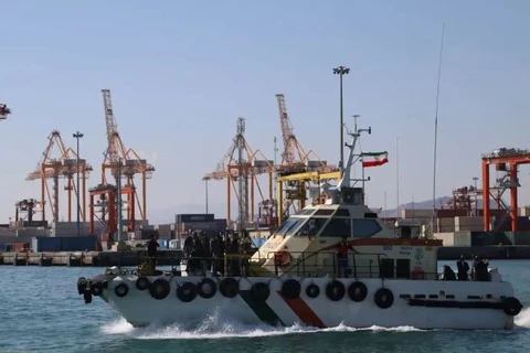 Hải quân Iran tiếp nhận hơn 100 tàu hiện đại được sản xuất nội địa