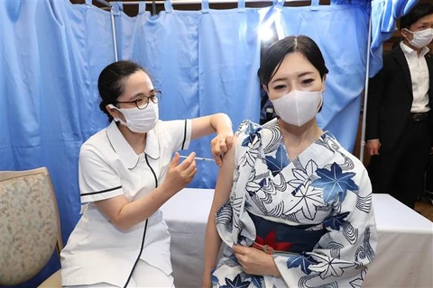 Nhật Bản khuyến nghị sử dụng vaccine Moderna cho mũi tiêm tăng cường