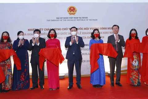 Chủ tịch QH khánh thành khu nhà ở của sứ quán Việt Nam tại Ấn Độ