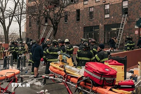 Cận cảnh cháy kinh hoàng ở New York làm chết 19 người, có nhiều trẻ em
