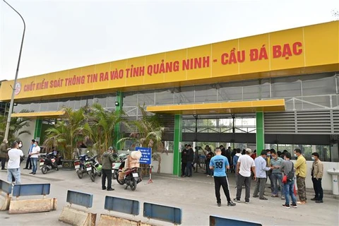 Quảng Ninh dừng hoạt động chốt kiểm soát khai báo y tế ra, vào tỉnh