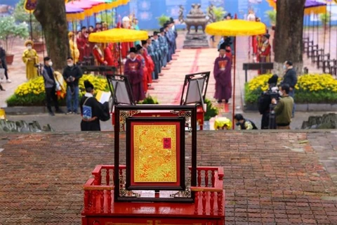 Độc đáo lễ "Tiến lịch đón Xuân sang" tại Hoàng thành Thăng Long