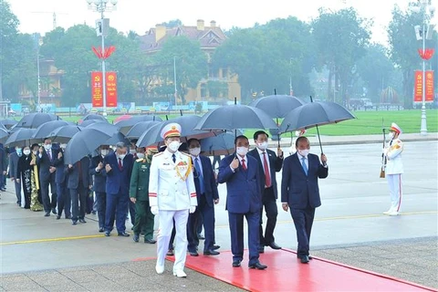 Lãnh đạo Đảng, Nhà nước viếng Bác và tưởng niệm các anh hùng liệt sỹ