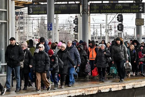 Thủ tướng Nga ký sắc lệnh tái định cư cho người sơ tán từ Ukraine