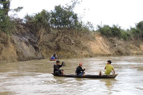 Tuyên Quang: Lật đò trên sông khiến 2 mẹ con mất tích