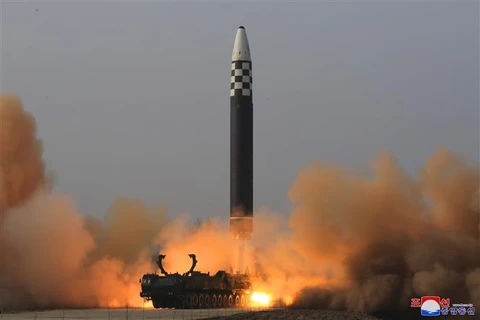 Trung Quốc kêu gọi các bên kiềm chế sau khi Triều Tiên thử tên lửa 