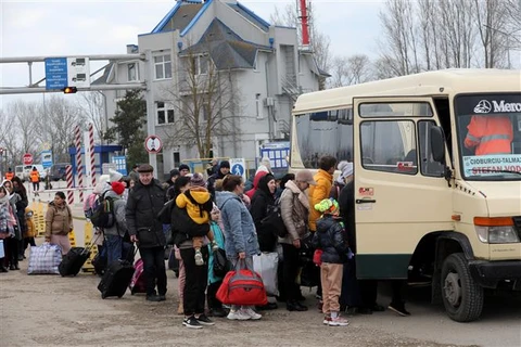 Xung đột tại Ukraine khiến hơn 4 triệu người lánh nạn sang nước khác