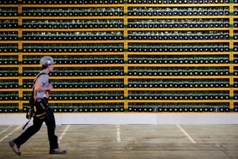 Hai công ty công nghệ sử dụng năng lượng Mặt Trời để đào bitcoin