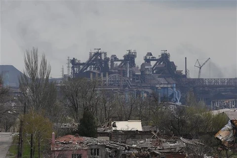 Ukraine bắt đầu sơ tán nhóm dân thường đầu tiên khỏi nhà máy Azovstal