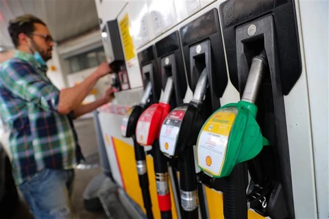 Giá nhiên liệu tiếp tục tăng cao sau biện pháp trừng phạt dầu thô Nga