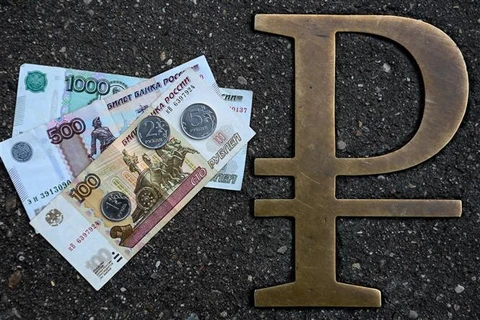 Tỷ giá hối đoái giữa đồng ruble với USD, euro lên mức cao nhất 2 tuần