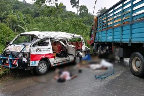 Xe tải va chạm với xe buýt tại Cameroon, ít nhất 13 người thiệt mạng