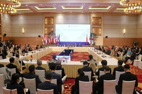 ASEAN và các đối tác trách nhiệm trong hợp tác, kiên trì với hòa bình