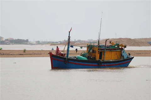Hà Tĩnh đã tìm thấy tàu đánh cá bị mất liên lạc, thuyền viên an toàn