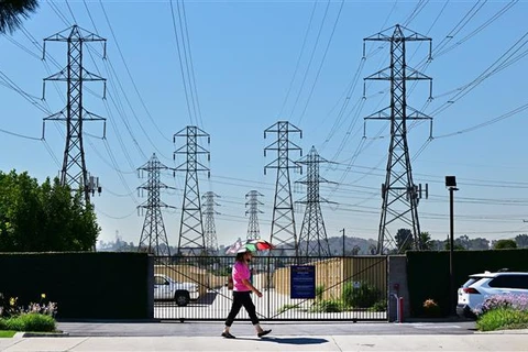 Mỹ: Bang California kêu gọi tiết kiệm điện trong ngày thứ 10 liên tiếp