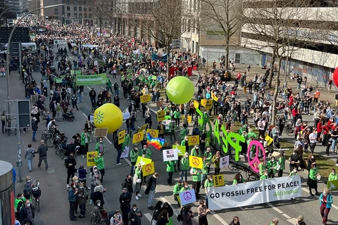 Hơn 280.000 người xuống đường tuần hành kêu gọi bảo vệ khí hậu tại Đức