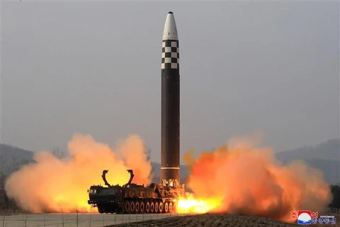 Hàn Quốc: Triều Tiên phóng thêm 3 quả tên lửa ra vùng biển phía Đông