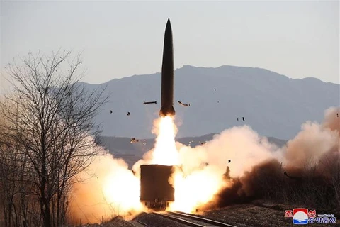 Lãnh đạo Anh, Nhật Bản lên án vụ phóng tên lửa của Triều Tiên
