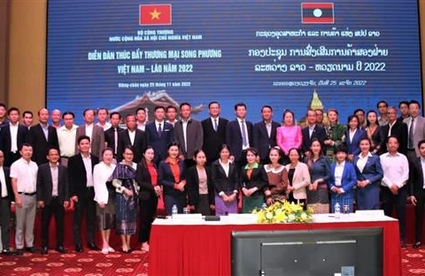 Việt Nam-Lào hướng tới mục tiêu kim ngạch thương mại đạt 2 tỷ USD