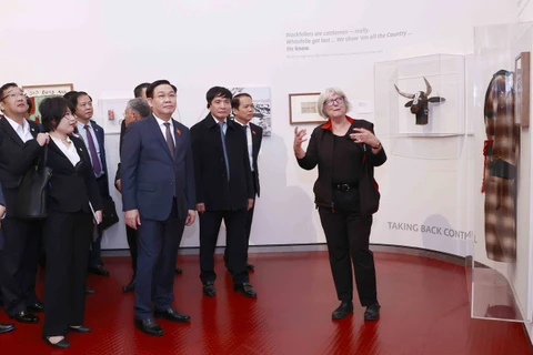Chủ tịch Quốc hội Vương Đình Huệ thăm Bảo tàng quốc gia Australia