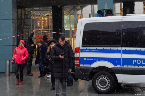 Cảnh sát Đức sơ tán trung tâm mua sắm do nghi xảy ra bắt giữ con tin