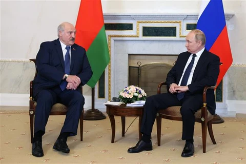 Tổng thống Nga Vladimir Putin bắt đầu chuyến thăm Belarus