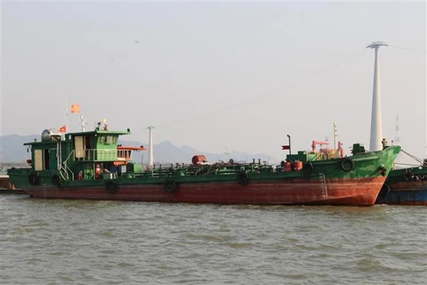 Cảnh sát biển phát hiện tàu chở 70.000 lít dầu DO không rõ nguồn gốc